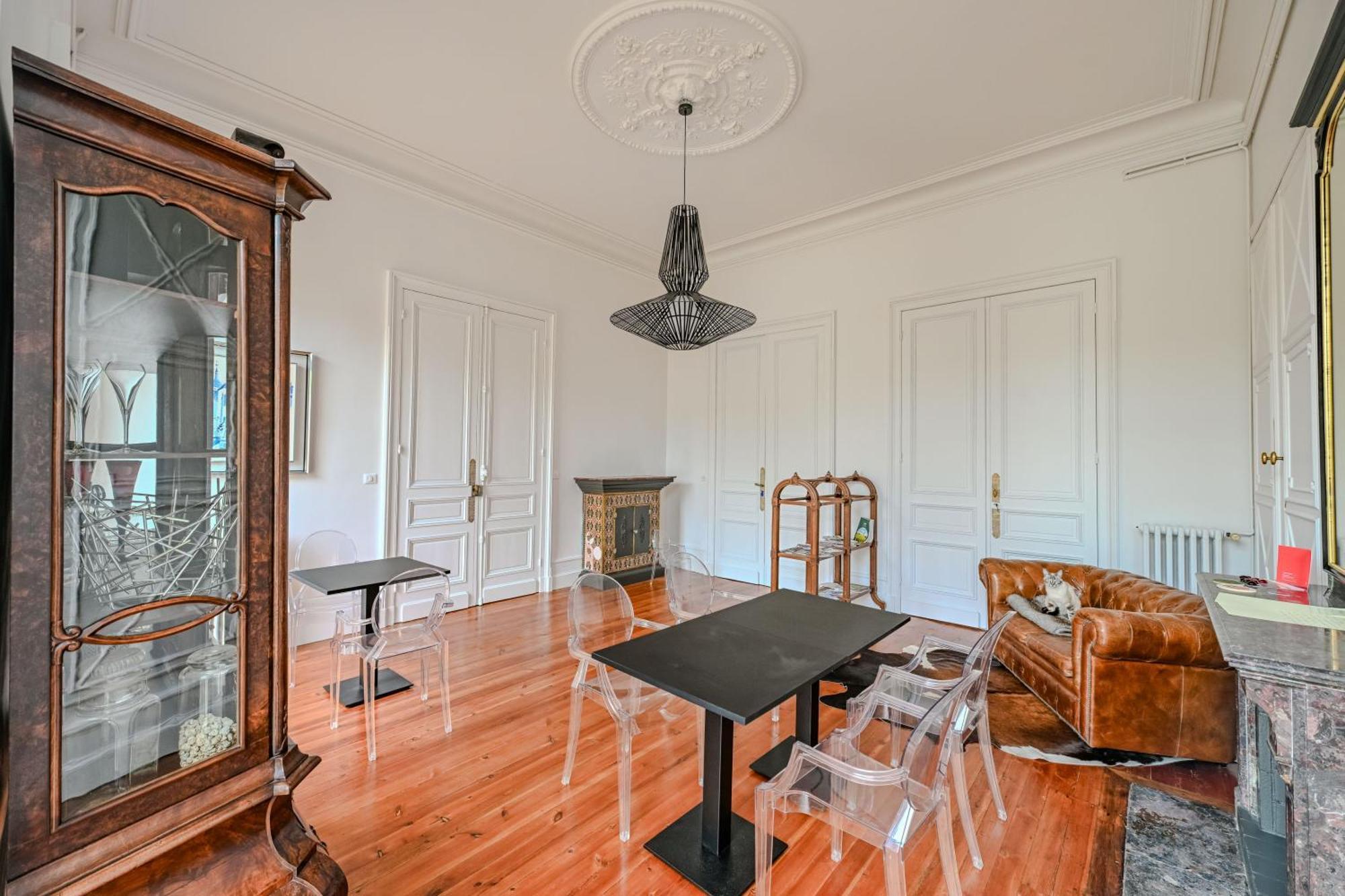 De L'Art A La Maniere - Chambre D'Hotes De Charme - 2 Suites Haut De Gamme - Ideal Couple & Famille - Piscine - Terrasse - Calme - 15Min Saint-Emilion - Experience Restauration D'Oeuvre D'Art Branne  Zewnętrze zdjęcie