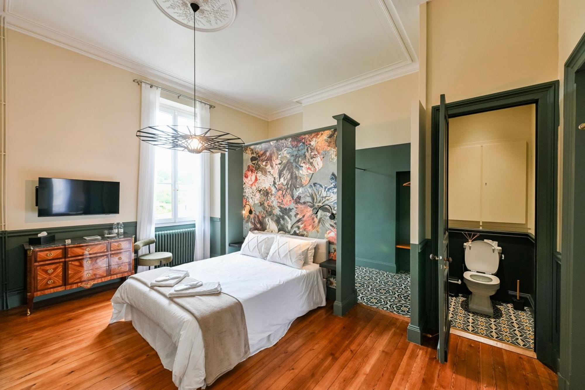 De L'Art A La Maniere - Chambre D'Hotes De Charme - 2 Suites Haut De Gamme - Ideal Couple & Famille - Piscine - Terrasse - Calme - 15Min Saint-Emilion - Experience Restauration D'Oeuvre D'Art Branne  Zewnętrze zdjęcie